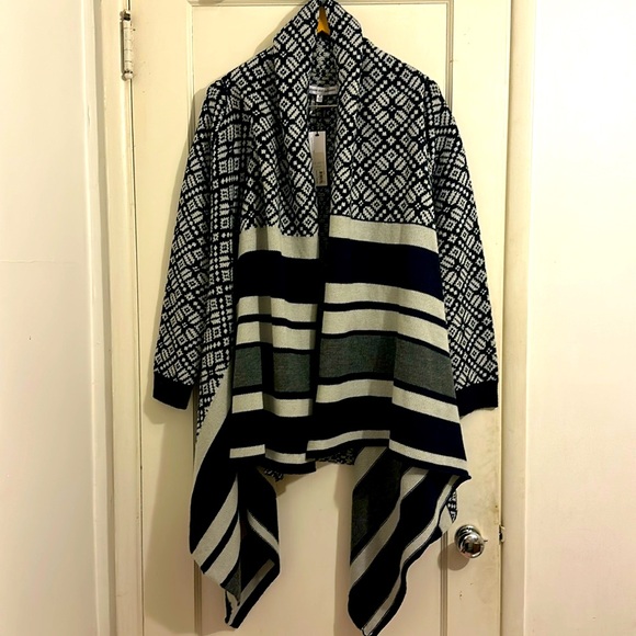 Cupcakes and Cashmere sweater - Picture 1 of 5